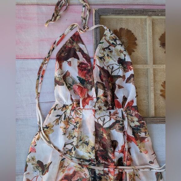 NWT PrettyLittleThing White Floral Print Chiffon Halterneck Maxi Dress 4US - Picture 4 of 8